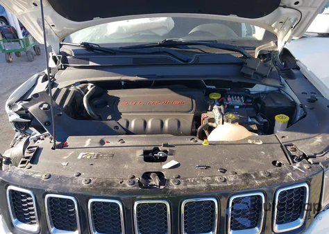 2018 Jeep Compass Limited 4X4 z USA, uszkodzony, nr VIN 3C4NJDCB7JT454564